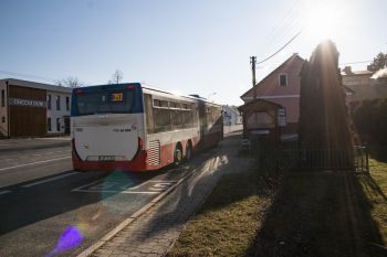 Autobusová zastávka přímo před penzionem